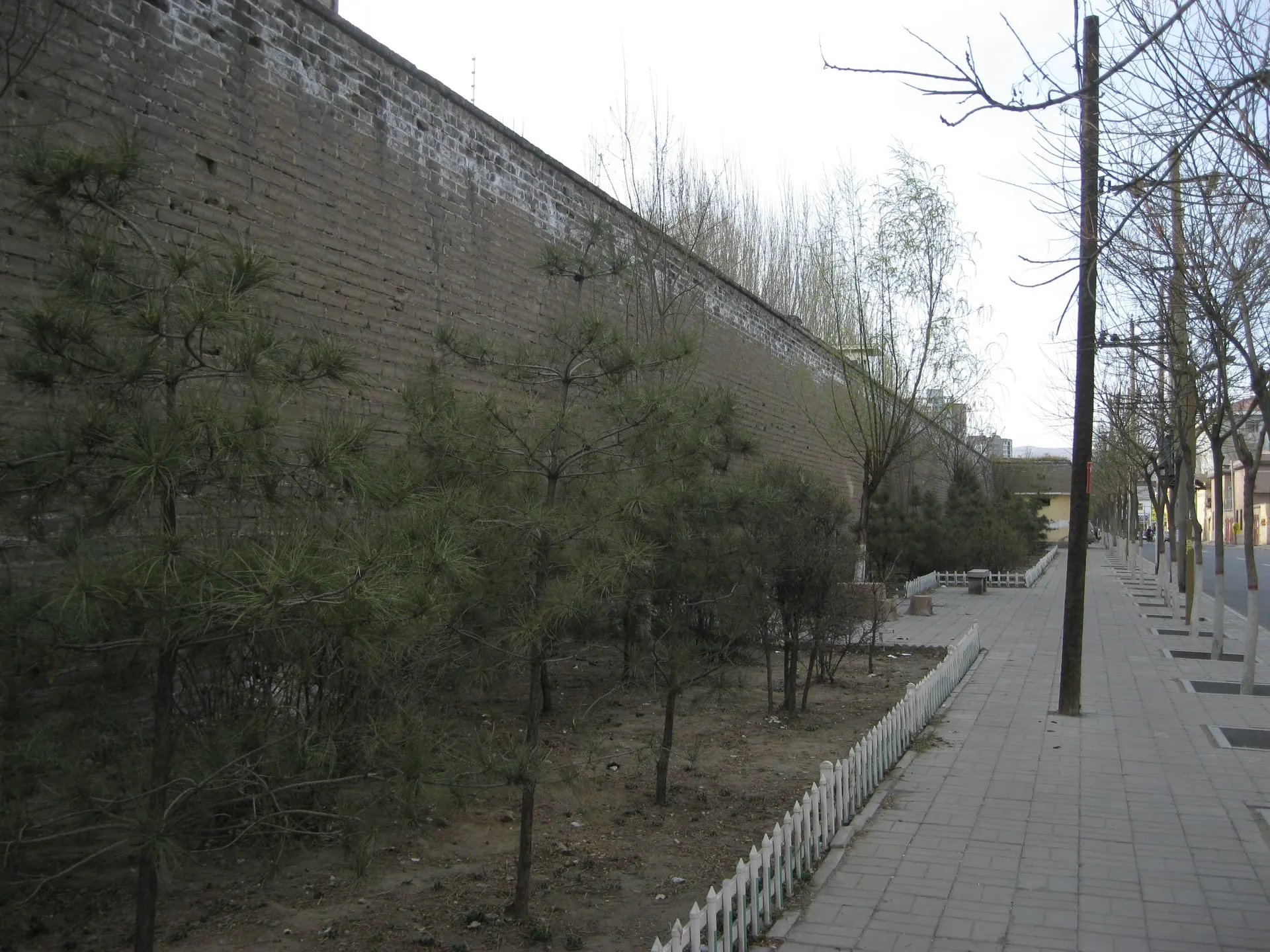 Suiyuan City Wall (绥远城, Suíyuǎn Chéng)