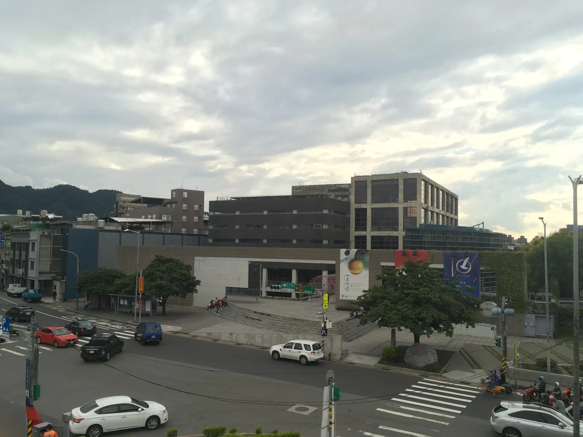 China Ceramics Museum (中国陶瓷博物馆, Zhōngguó Táocí Bówùguǎn)