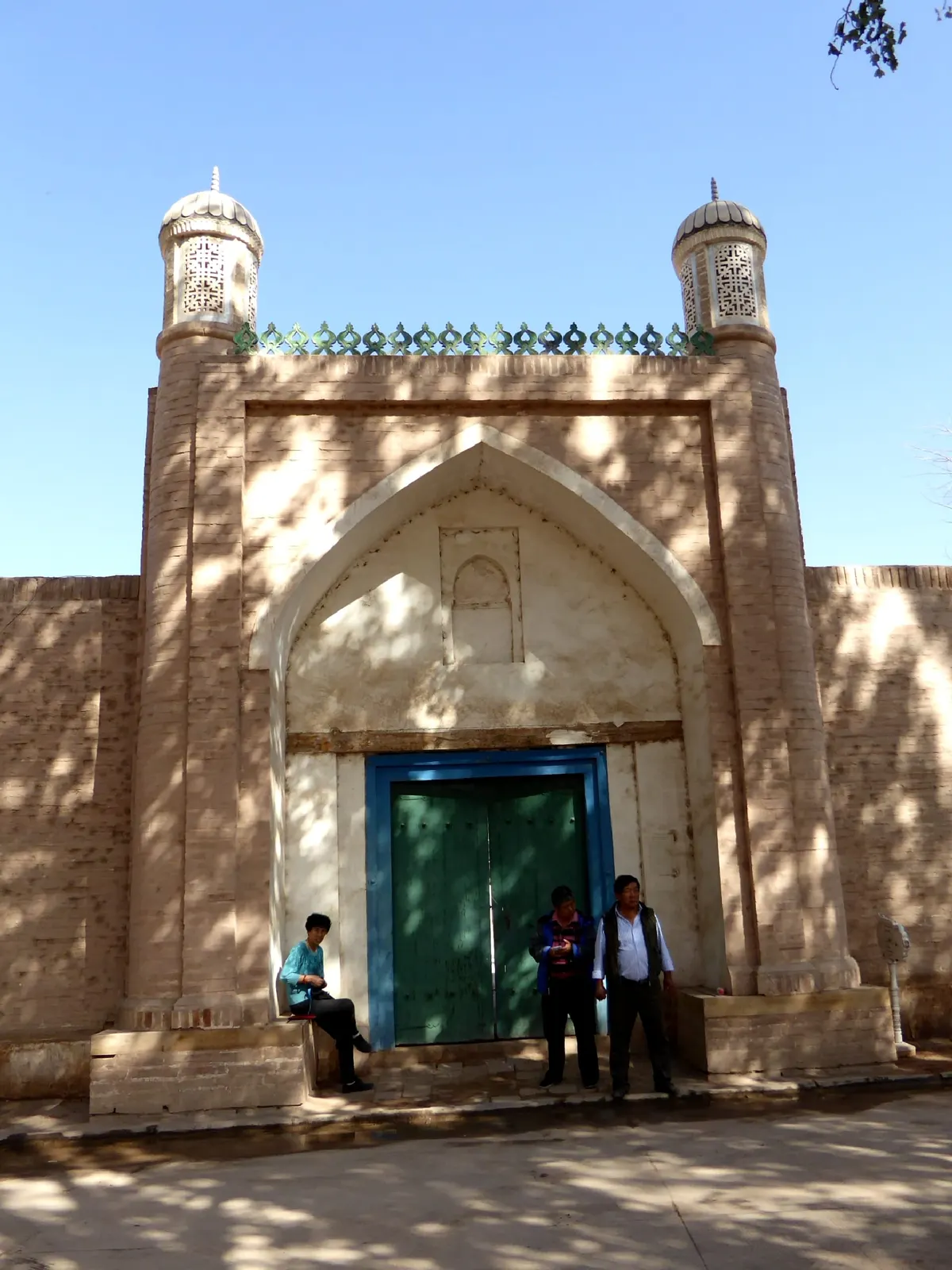 Apak Khoja Tomb — Fragrant Concubine Tomb (阿帕克霍加墓/香妃墓, Xiāngfēi Mù)