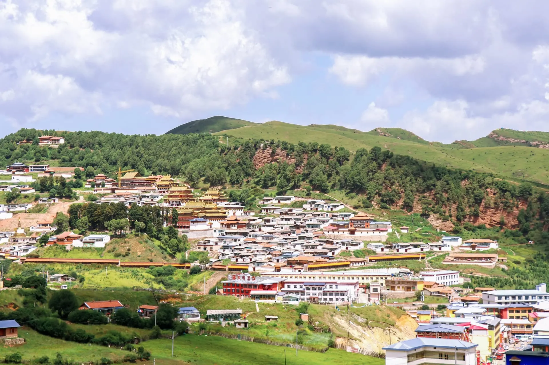 Sertri Monastery (赛赤寺, Sàichì Sì) — Gansu side