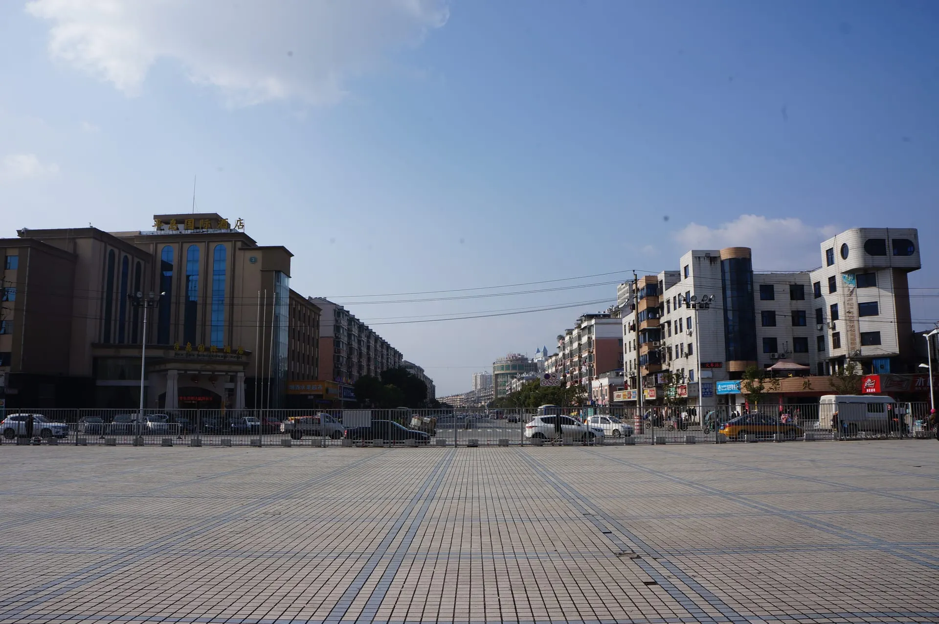 Jingdezhen (景德镇, Jǐngdézhèn)