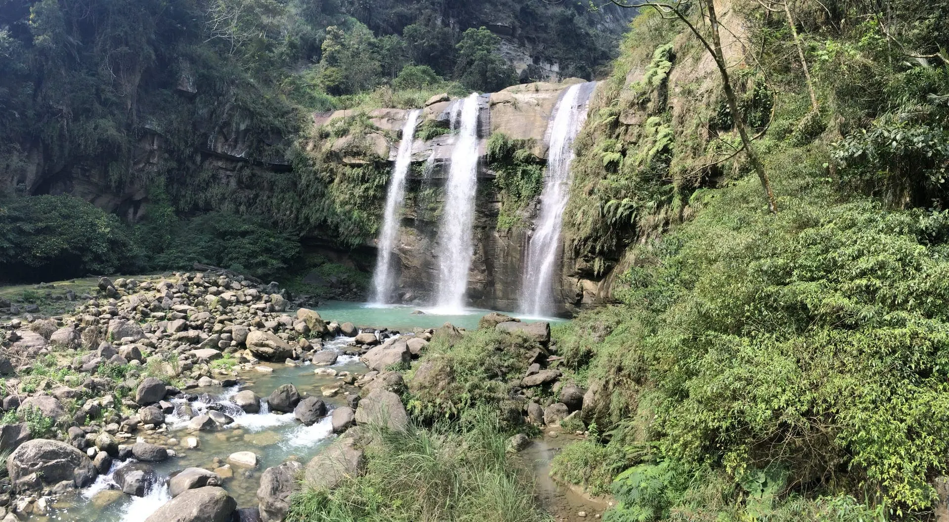 Qinglong Waterfall (青龙瀑布, Qīnglóng Pùbù)
