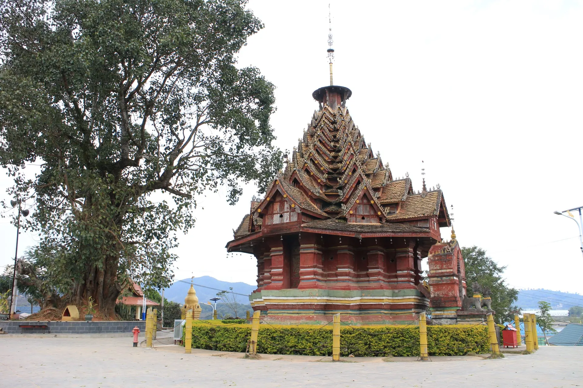 Jingzhen Octagonal Pavilion (景真八角亭, Jǐngzhēn Bājiǎo Tíng)