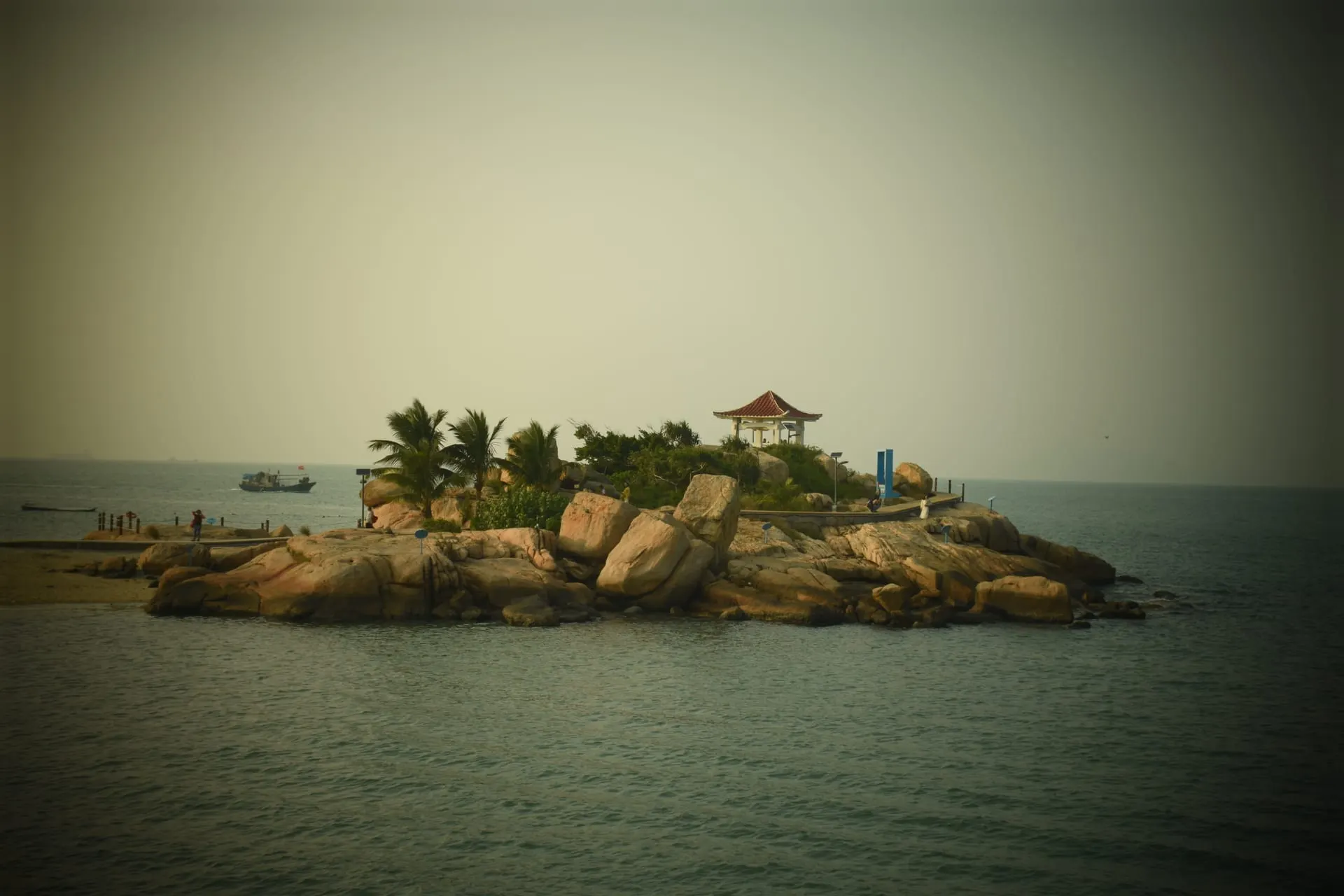 Wailingding Island (外伶仃岛, Wàilíngdīng Dǎo)