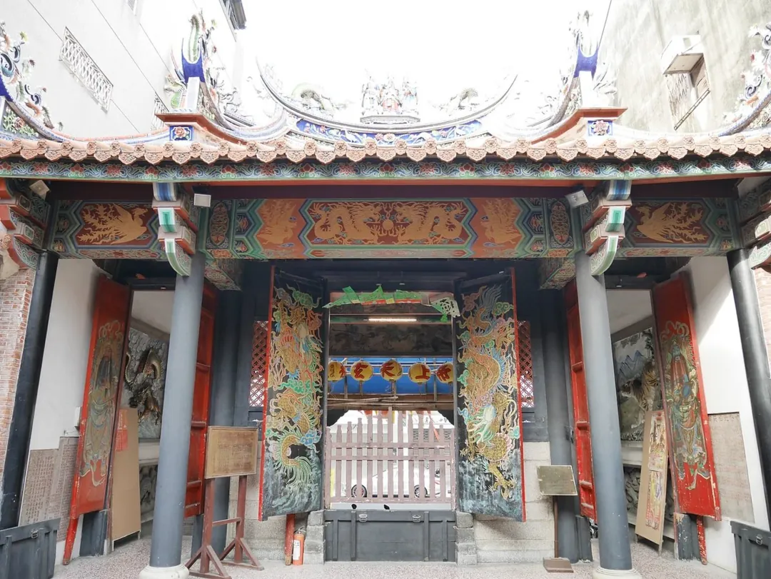 Nanhai Temple (Temple of the God of the South Sea)