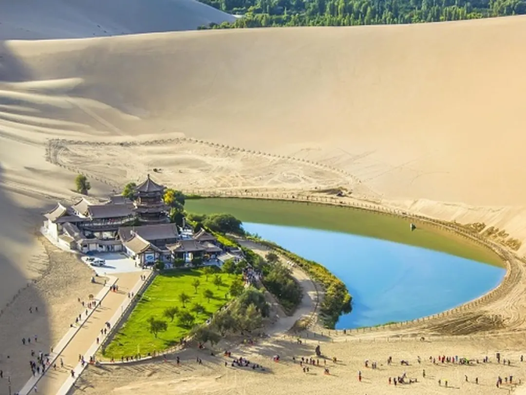 Mingsha Mountain & Crescent Moon Spring