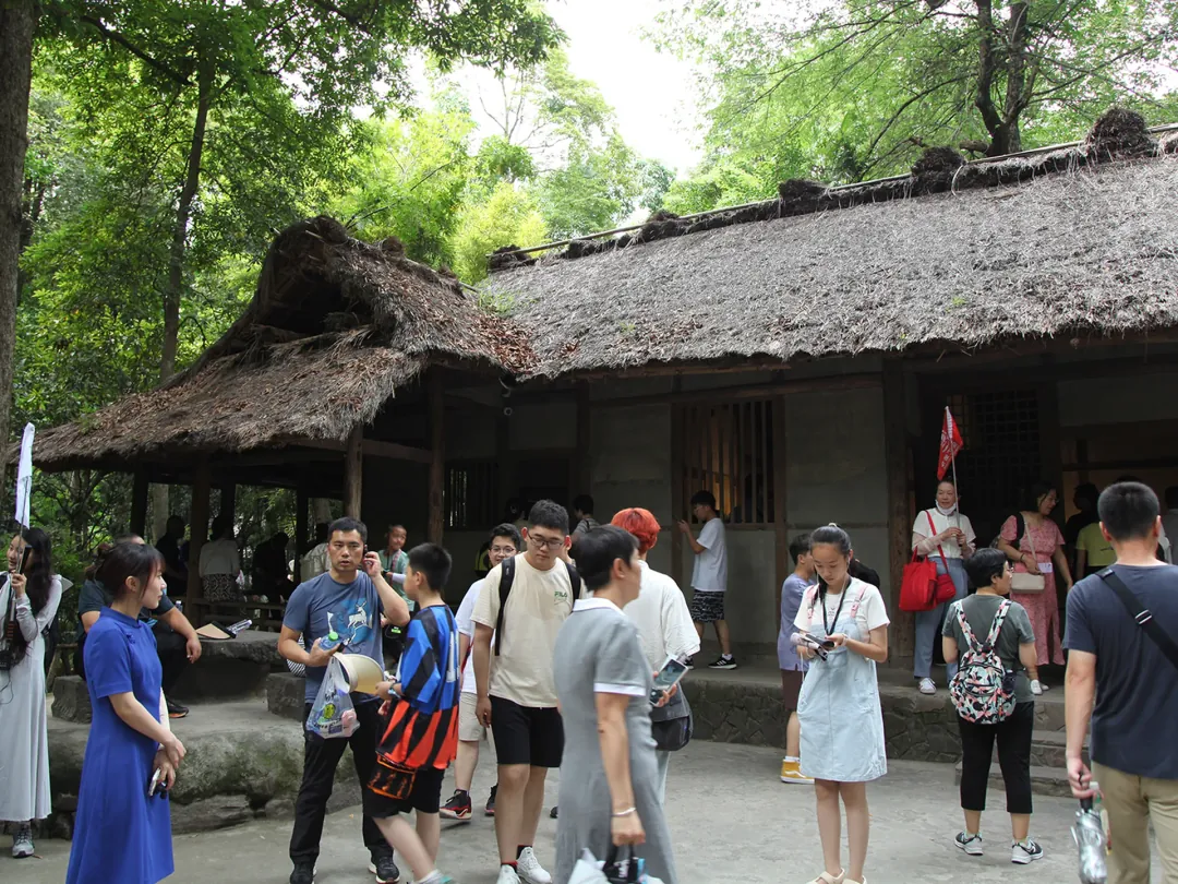 Du Fu's Thatched Cottage