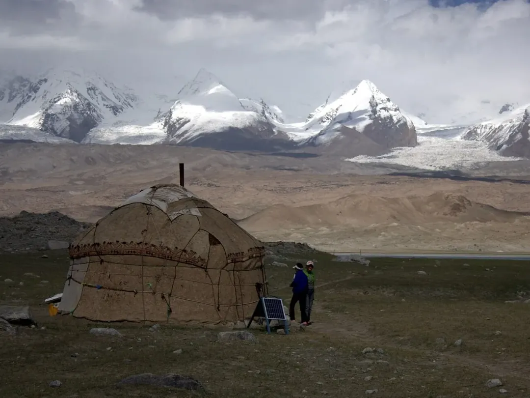 Karakul Lake
