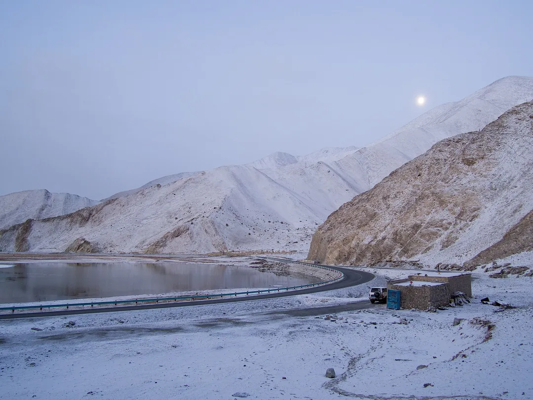 Karakul Lake