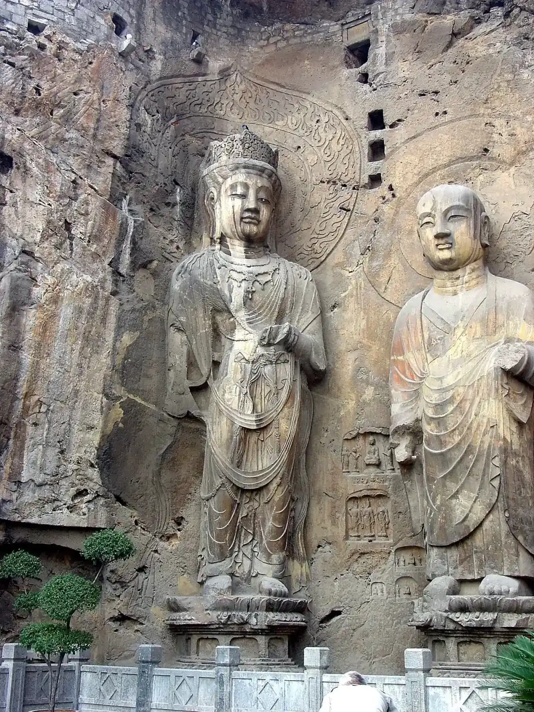 visit-luoyang-longmen-grottoes