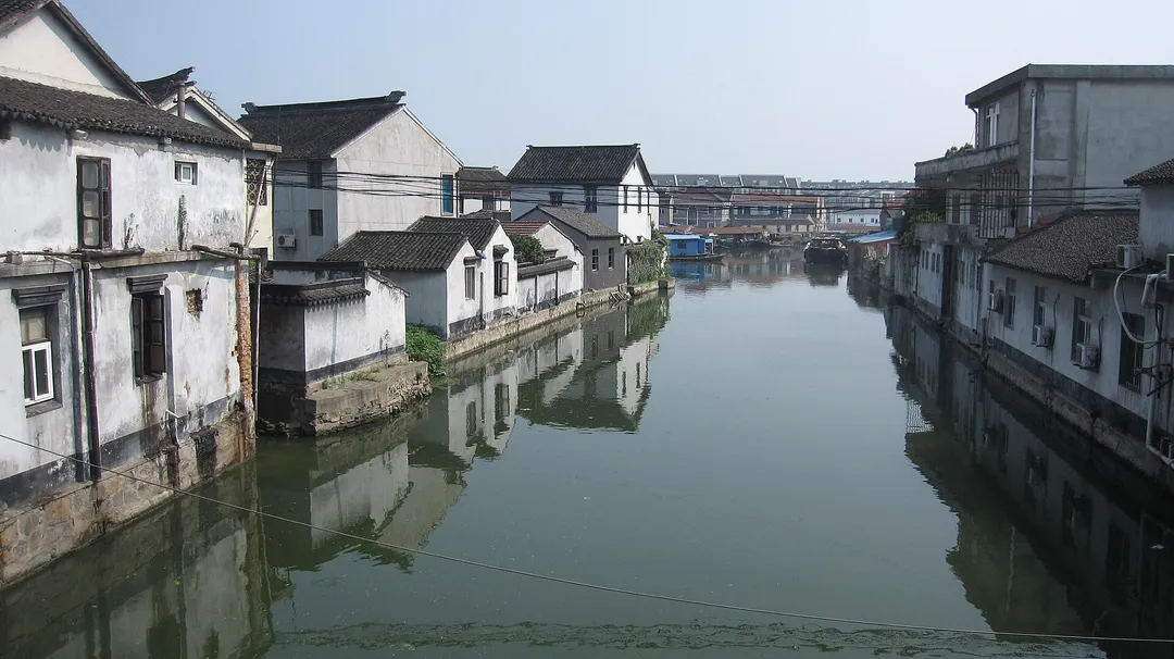Luzhi Water Town