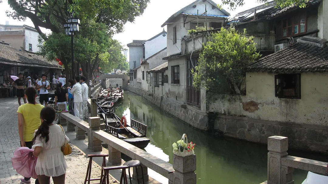 Luzhi Water Town