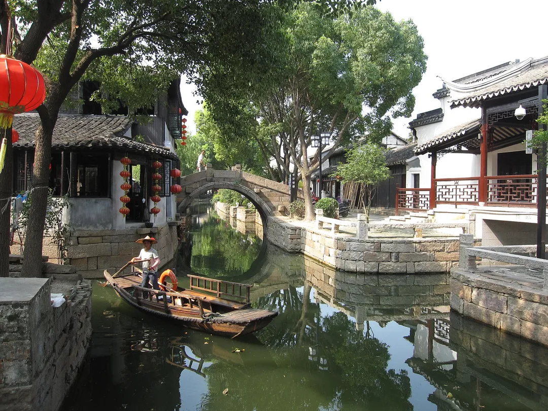 Luzhi Water Town