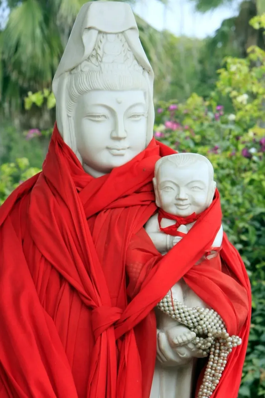 Nanshan Temple and Guanyin Statue