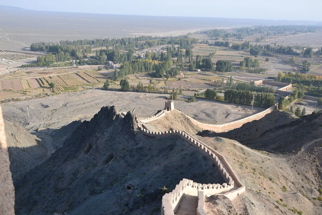 Overhanging Great Wall