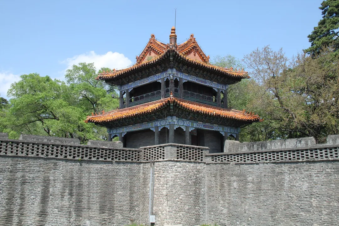 Qing Fu Tombs (East Mausoleum / Dongling Park)