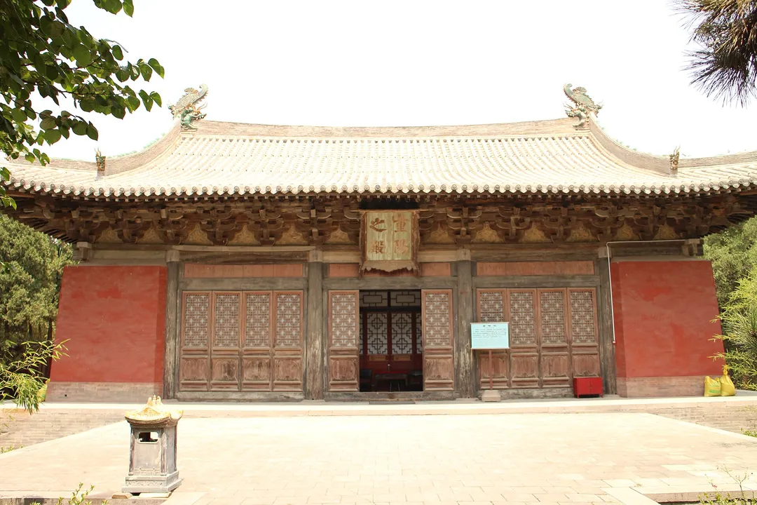용러사