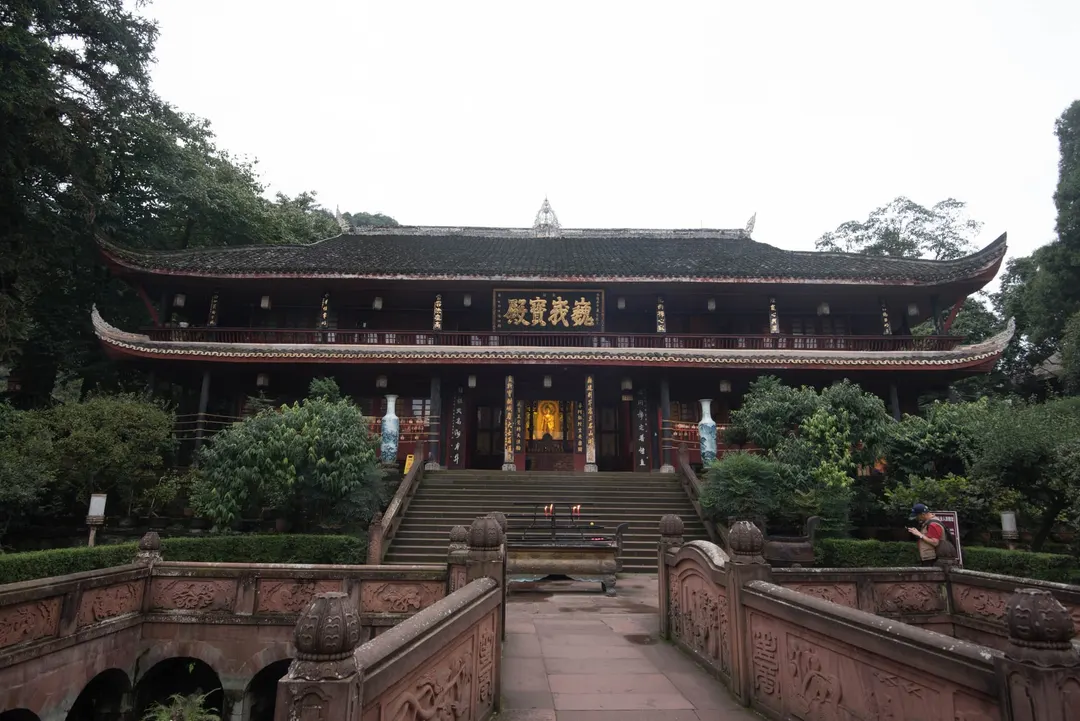 Scenes from Mount Emei, China