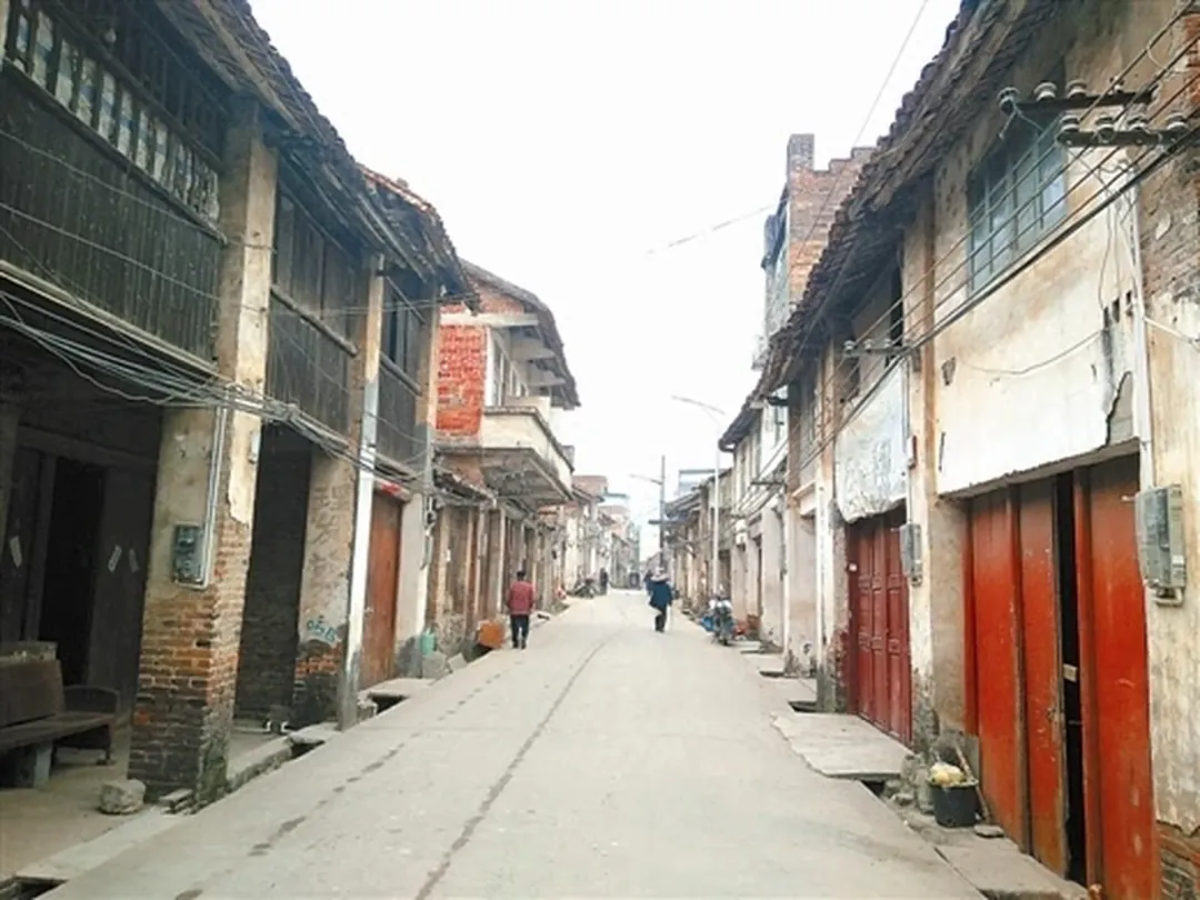 Scenes from Qianjiang, China