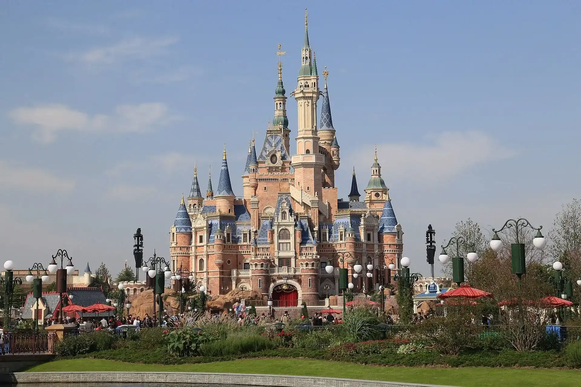 Shanghai Disneyland castle