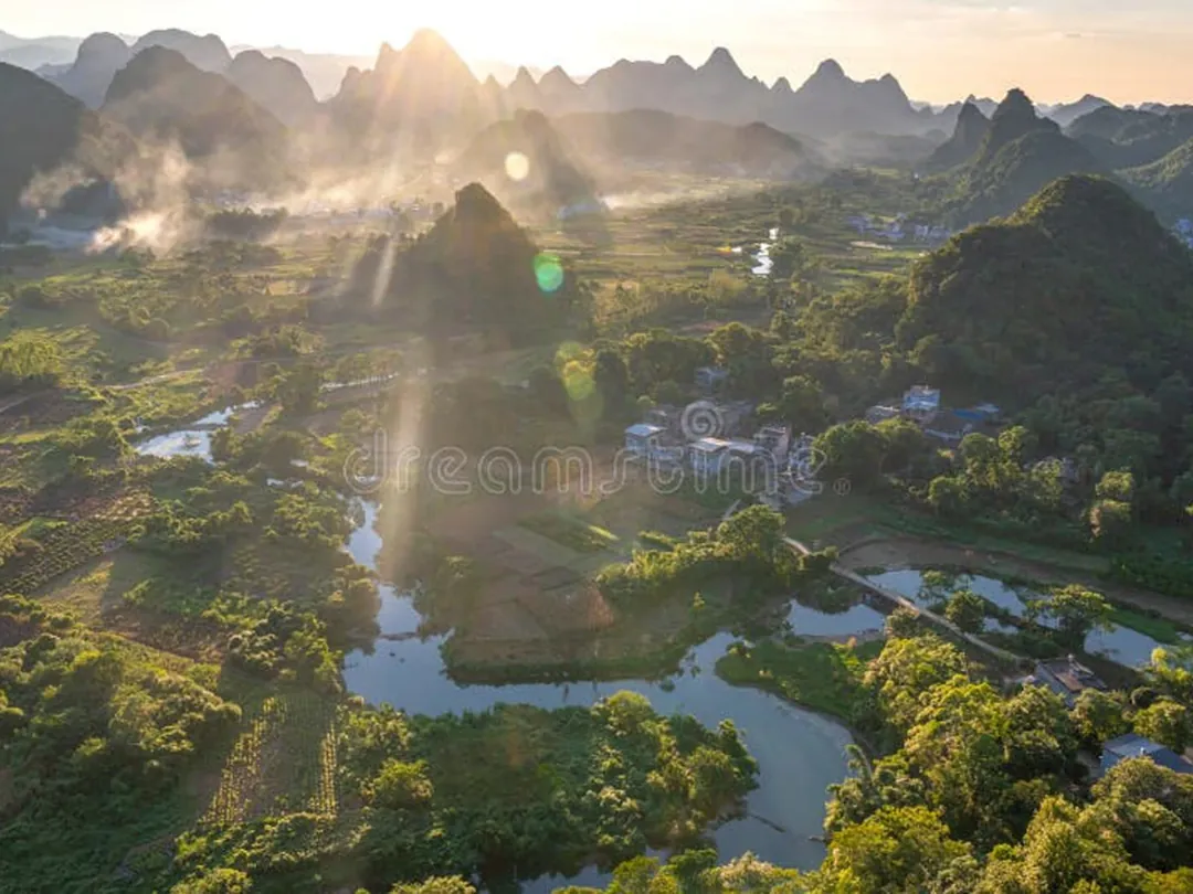 Scenes from Wuzhishan, China