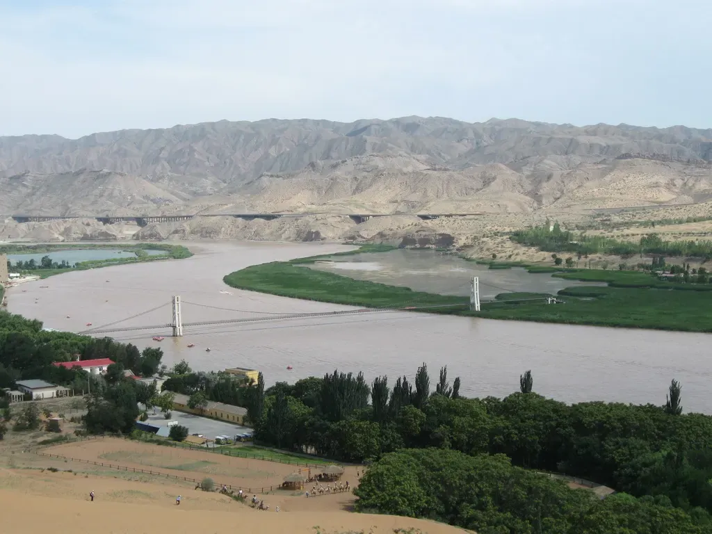 Yellow River bend and suspension bridge at Shapotou, Ningxia